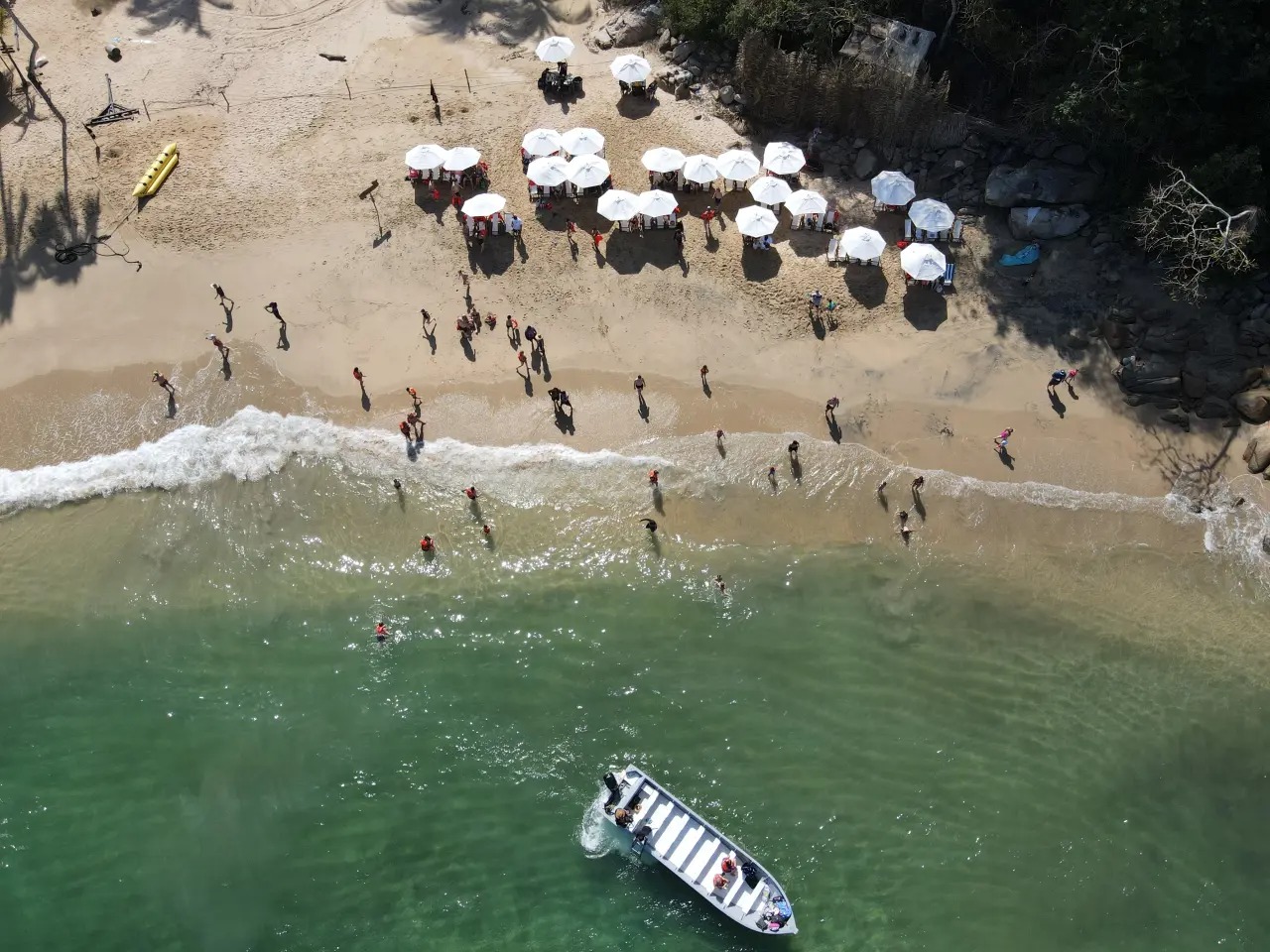 Tierra de Piratas, Tour de Día